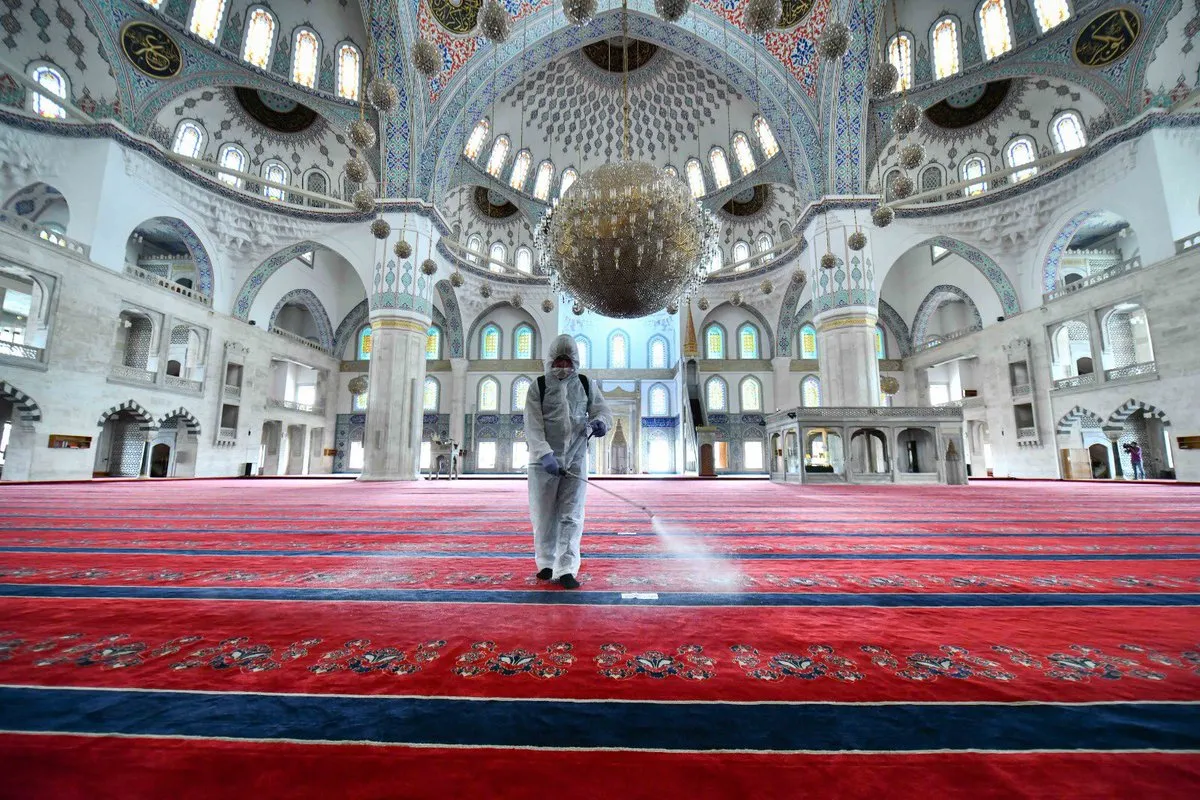 نظافة سجاد المساجد