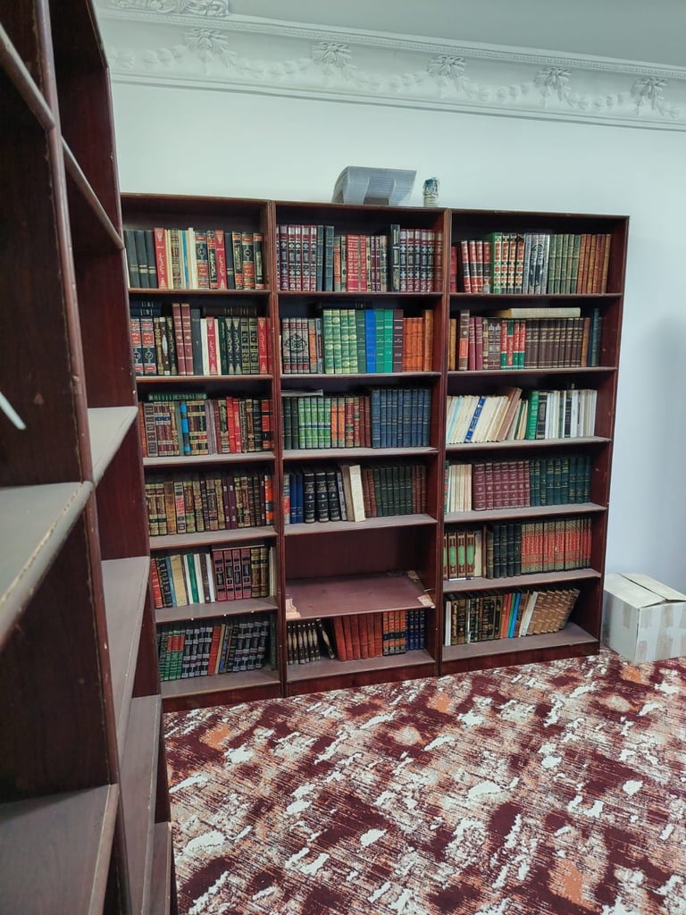 مكتبة (75 ر.س  للساعه)