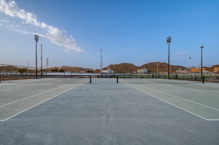 ملعب التنس 