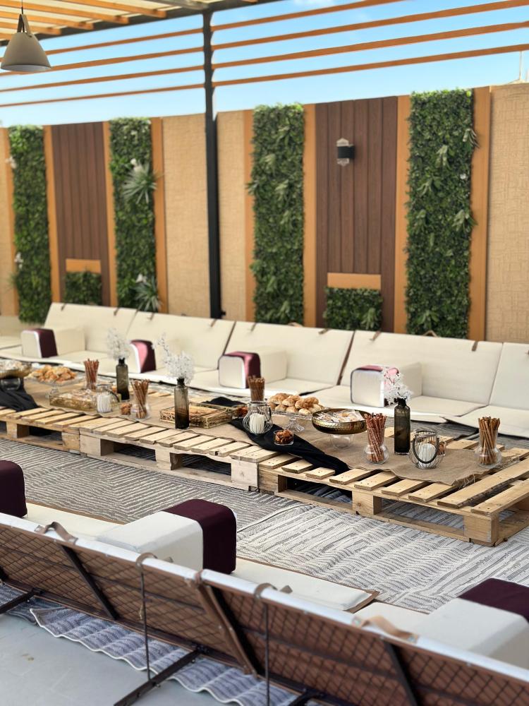 Ground seating in a winter atmosphere for 48 people (full booking)