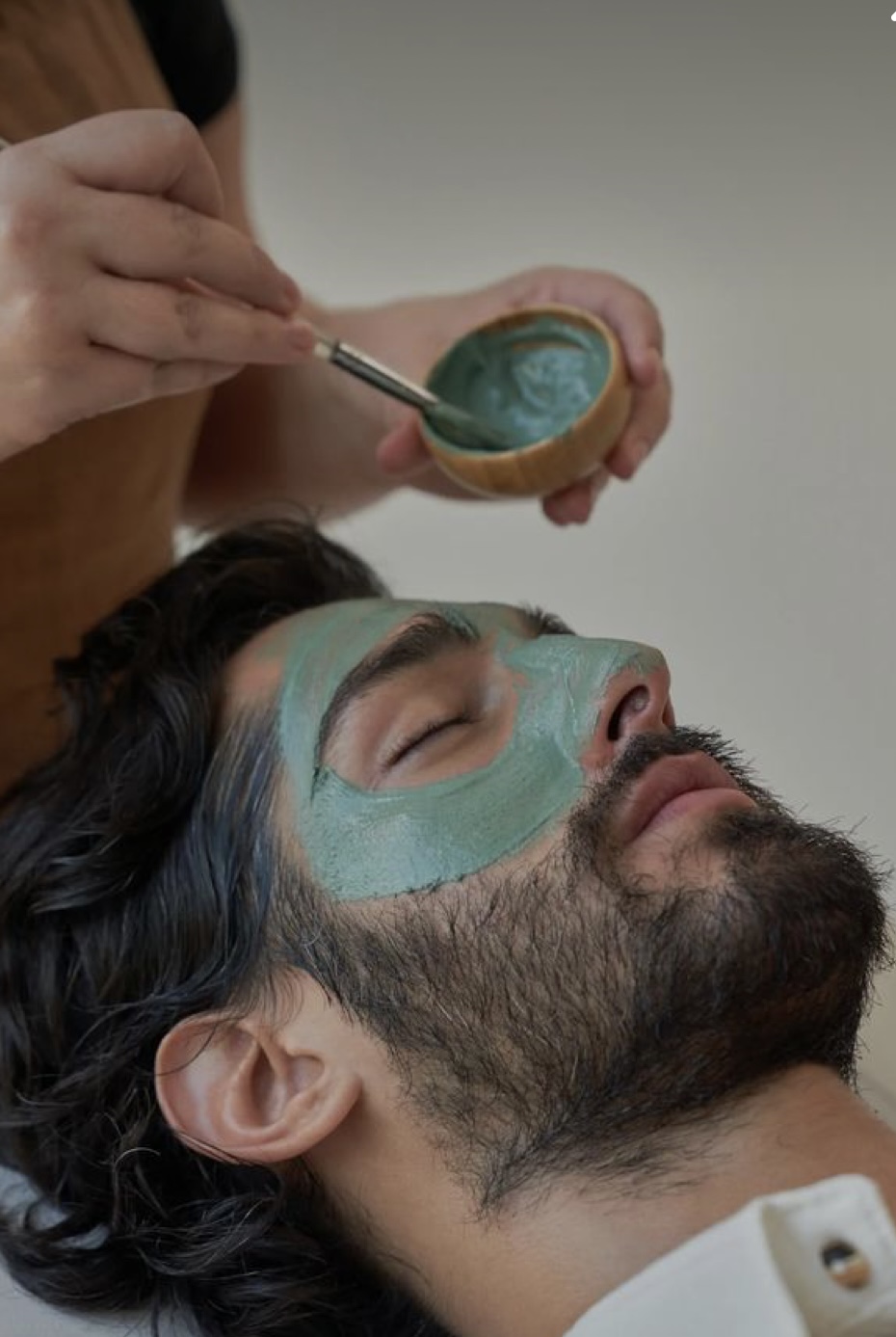 تحديد وجه بالشمع