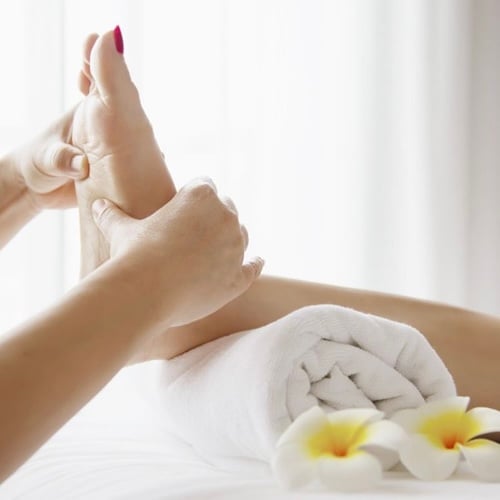 مساج للقدم فقط