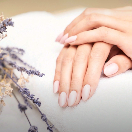 تركيب أظافر