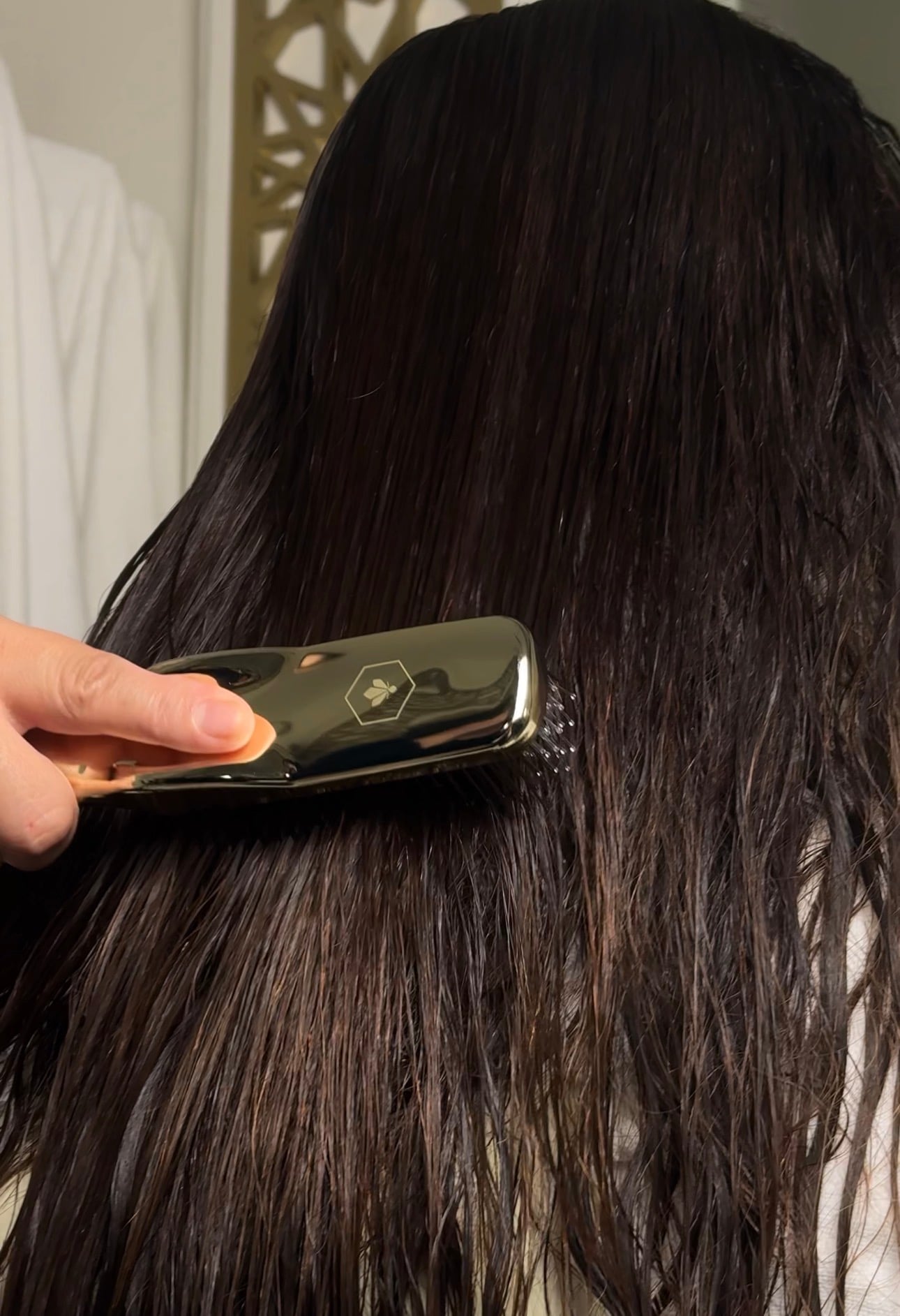 العناية بشعر مع منتجات جيرلان (شعر متواسط)