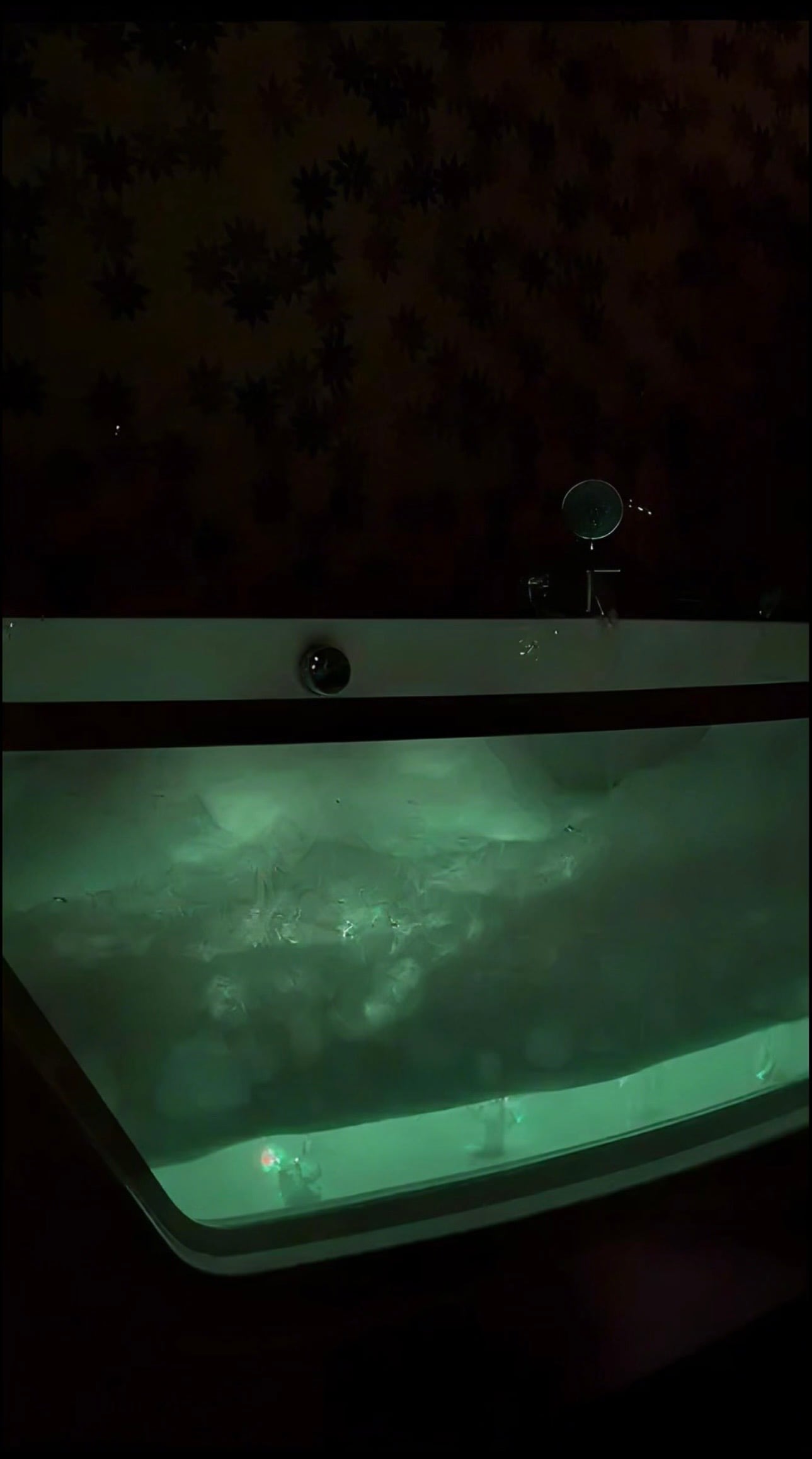 استخدام الجاكوزي قبل او بعد المساج ( ترويش ذاتي )