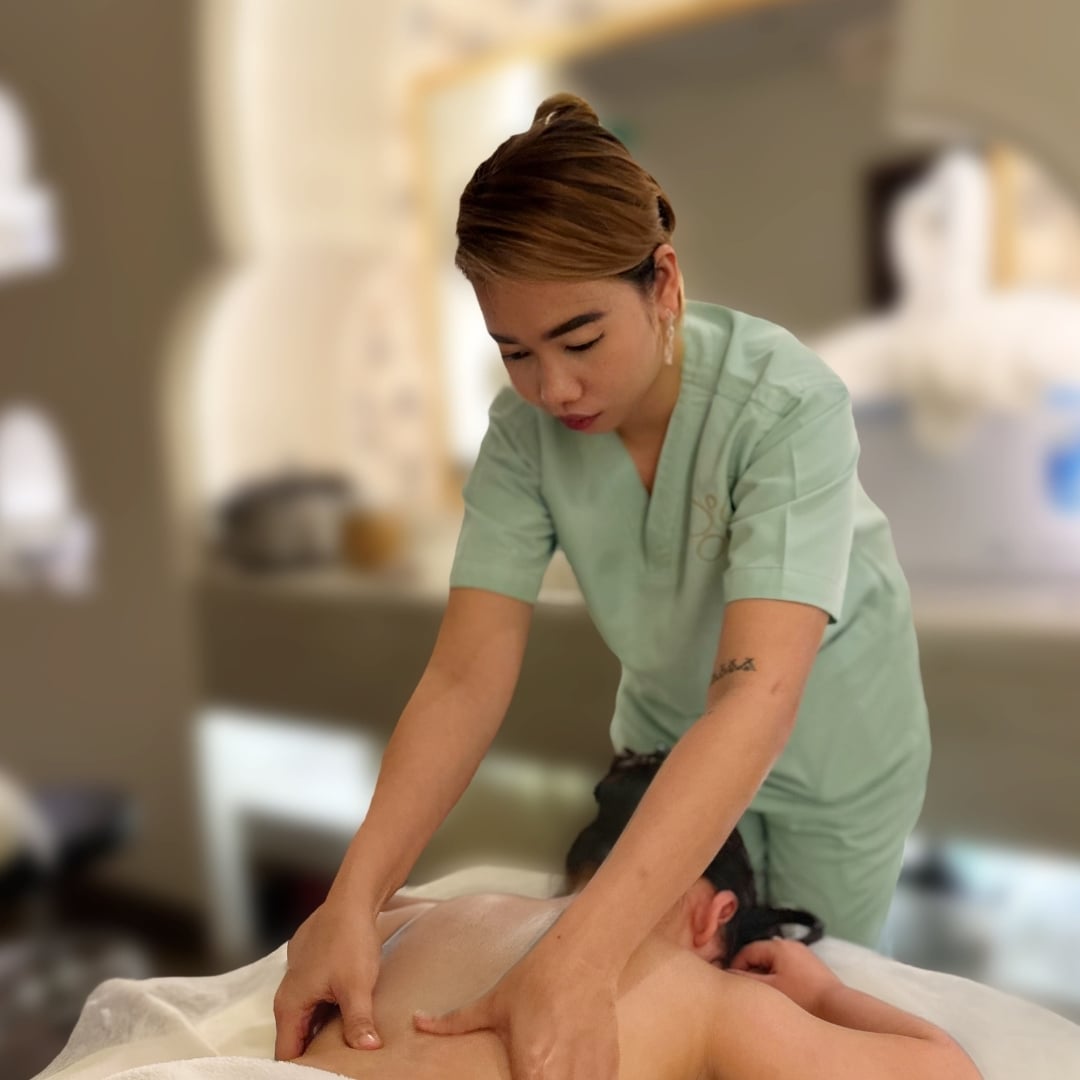 مساج لمنطقة من إختيار العميل ( 30 دقيقة )