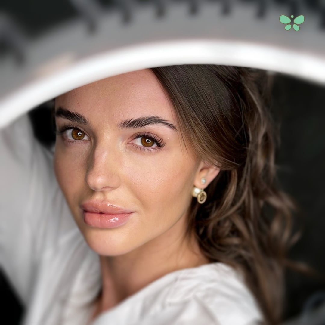 أظافة رموش كاملة للمكياج