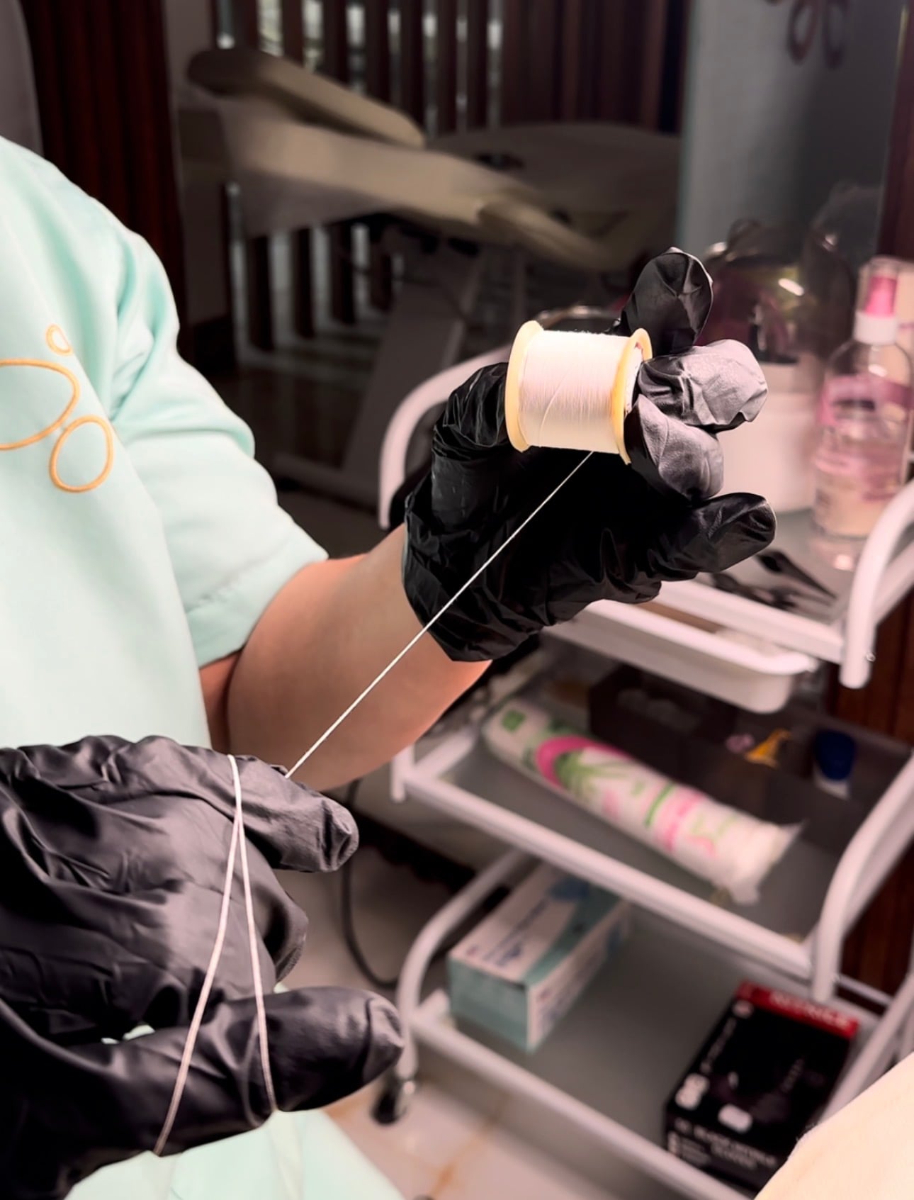 واكس أو فتلة ( تنظيف وجه مع حواجب )