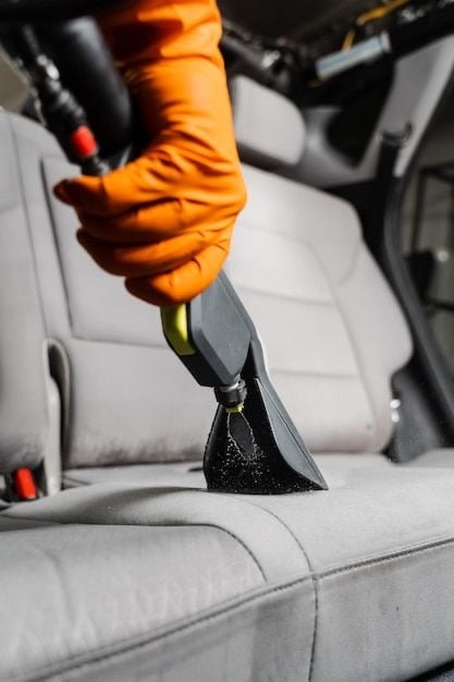 تلميع داخلي عميق ( سيارة صـغيرة 🚗)