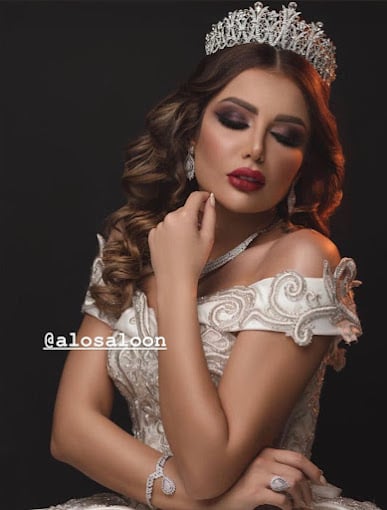 تسريحة عروسة مع تركيب طرحه