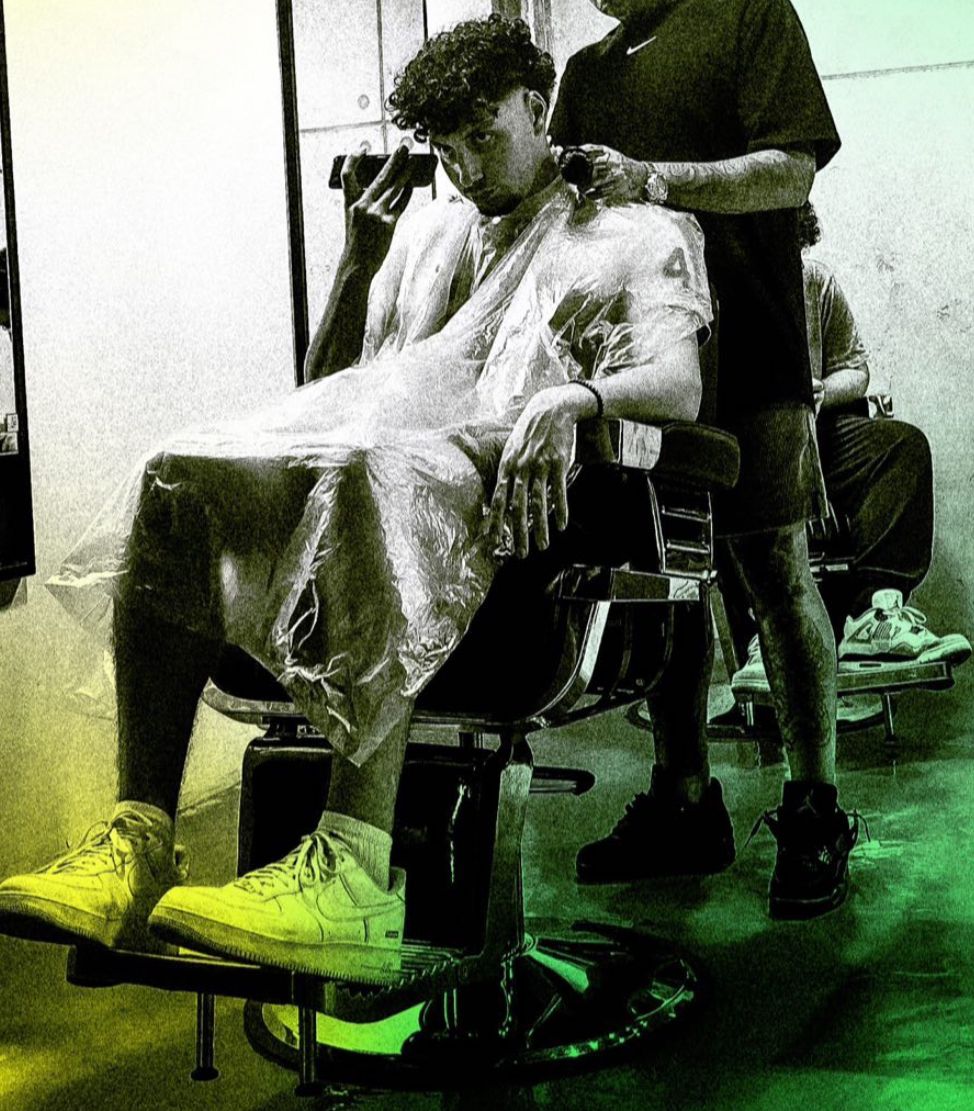 باقة التميز 6 حلاقات شعر ودقن وصنفرة وحمام زيت