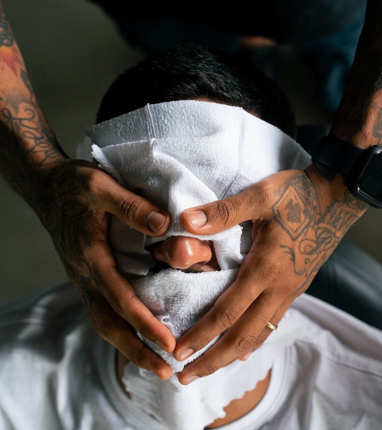 تنظيف بالبخار و قناع طيني +قناع أسود